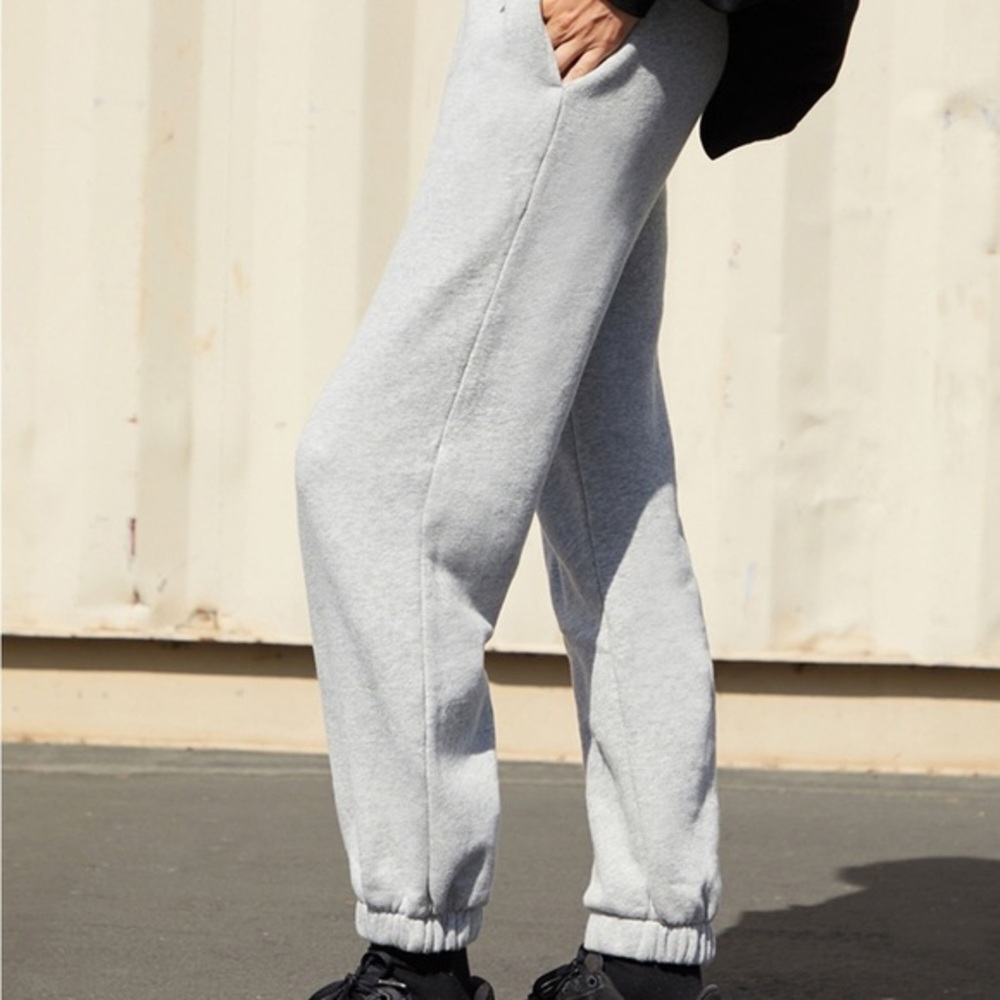 Brandy Melville John Galt Light Gray Joggers Sweatpants Women’s ONE SIZE